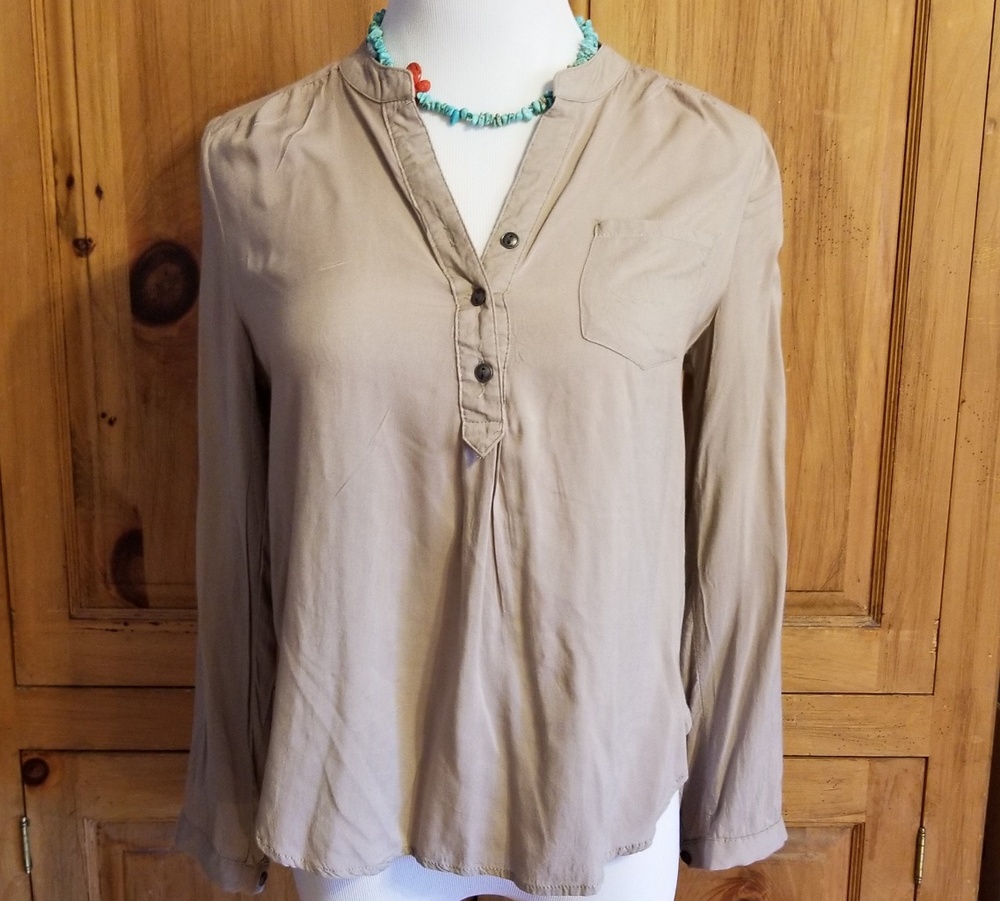 Mine taupe colored top